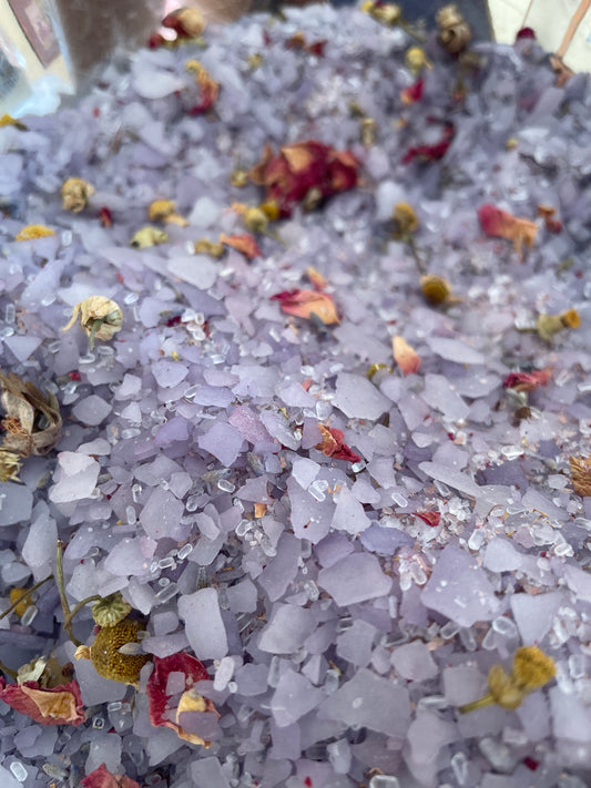 🌸 Roots & Petals Mineral Bath — Calming Blend